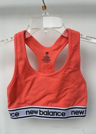 Топ жіночий спортивний new balance