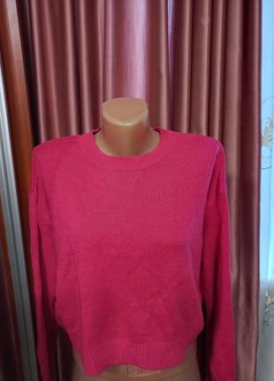 Укороченный свитер оверсайз.