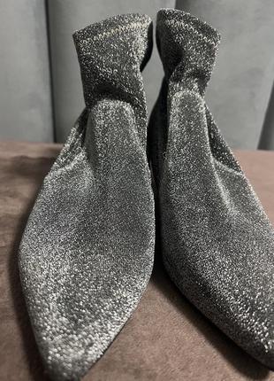 Ботинки на каблуке