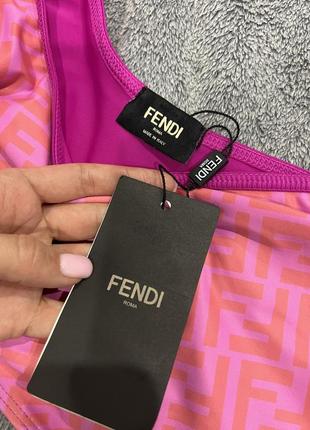 Слитный купальник fendi3 фото