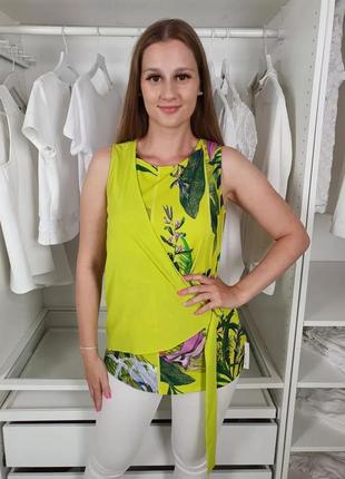 Красива брендова блузка "next" салатова з принтом. розмір uk18/eur46.7 фото