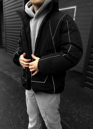 Чоловіча тепла чорна коротка зимова куртка зі світло-відбиваючою стрічкою9 фото