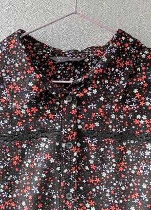 Блуза в квітковий принт з мережевими вставками m&s4 фото