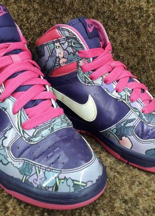 Кроссовки высокие оригинал nike 38,37 размер.