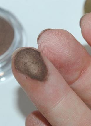 Бархатистые матовые тени clarins ombre matte cream-to-powder matte eyeshadow 06 earth2 фото