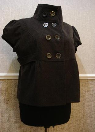 Короткий шерстяной пиджак с баской1 фото