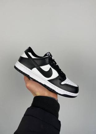 Трендові кросівки shipping nike dunk low retro white black panda чорно-білі
