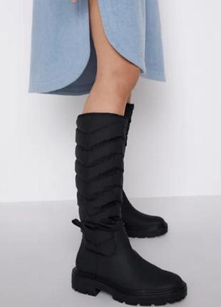 Трендовые кожаные сапожки zara