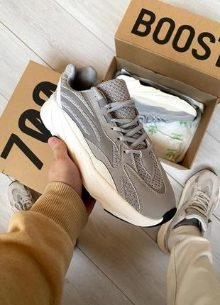 Кросівки адідас ізі 700 в2 статік грей ізі бусти adidas yeezy 700 v2 static gray