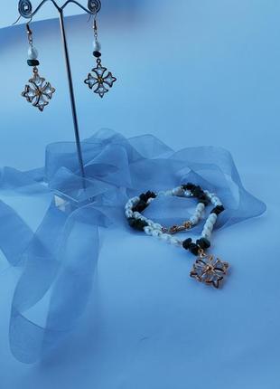 Ожерелье из жемчужин и малахита и серьги комплект2 фото