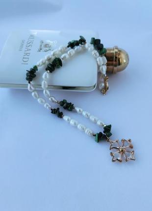 Ожерелье из жемчужин и малахита и серьги комплект