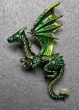 Брошка дракона зелена ємаль, золотистий метал 42х66мм