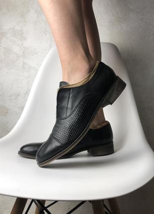 Шкіряні туфлі італійського бренду pittarello розмір 42 напівчеревики натуральна шкіра vera gomma