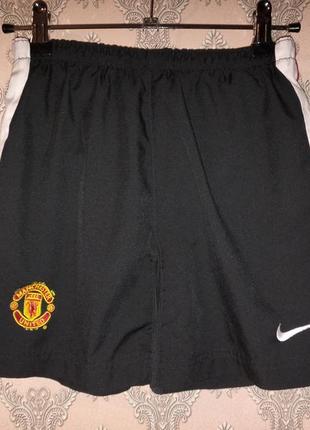 Детские спортивные футбольные шорты manchester united nike