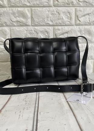 Італійська шкіряна сумка плетена чорна кросбоді1 фото
