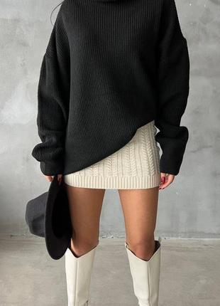 Удлиненный вязаный свитер туника с воротником хомутом6 фото