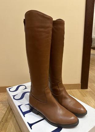 Чоботи guess