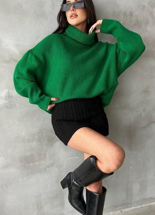Удлиненный вязаный свитер туника с воротником хомутом4 фото