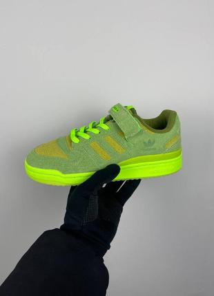 Крутезні кастомні кросівки adidas forum low the grinch green hp6772 зелені10 фото