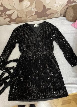 Чорне плаття в паєтках3 фото