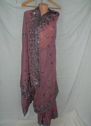 Индийское сиреневое сари