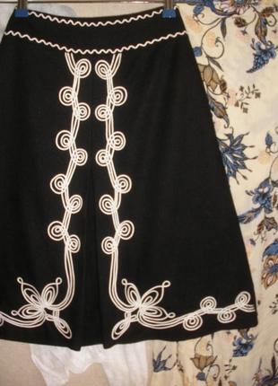 Шерстяная юбка а-силуэта с вышивкой сутажным шнуром2 фото