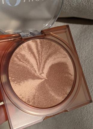 Бронзер huda beauty glowish