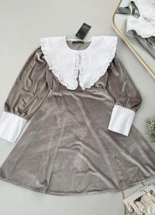 Велюровое платье с оригинальным воротником и манжетами8 фото
