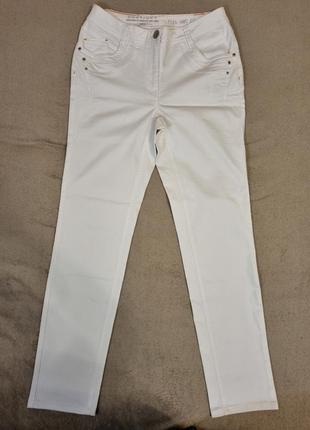 Брюки белые, джинсы, стрейч, жен., новые, р. 32 (м/l), cecil