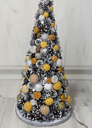 Декоративная елка серебро-желтый, из природных материалов