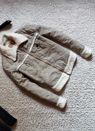 Дуже красива levi's sherpa оригінал