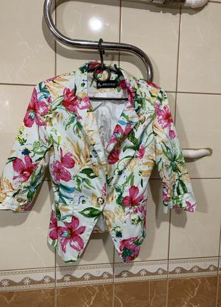 Пиджак жакет в цветочный принт на одну пуговицу2 фото