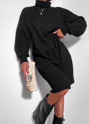 Вязаное стильное платье мини-короткая свободного кроя оверсайз с длинными рукавами и горловиной плотная ангора вязкая1 фото