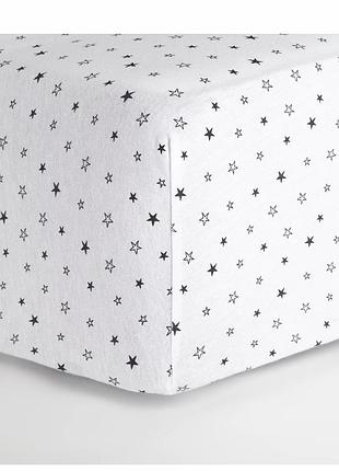 Простынь трикотажная на резинке 120х150 для подростковой кроватки от george home.