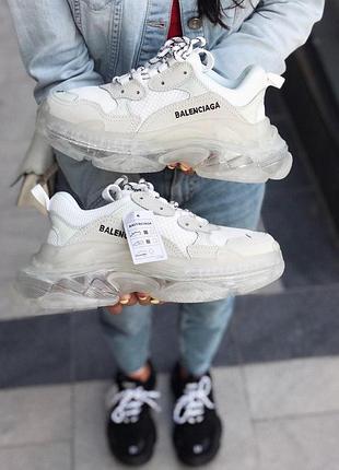 Шикарні жіночі кросівки balenciaga triple s clear sole white (36-40)