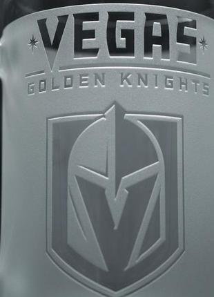 Пивной подарочный бокал 670 мл с гравировкой лого хоккейного клуба нхл вегас3 фото