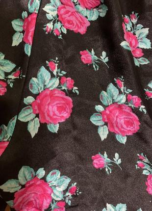 Піжама / костюм для дому та сну: чорна футболка, майка і атласні штани в трояндочки, 8/367 фото