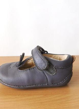 Кожаные туфли ,пинетки clarks19 р.стелька 12,2 см4 фото