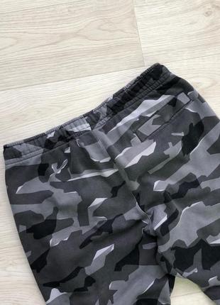 Спортивные штаны nike nsw jogger pants camo grey7 фото