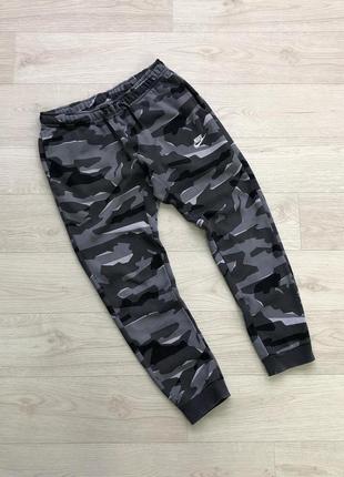 Спортивные штаны nike nsw jogger pants camo grey2 фото
