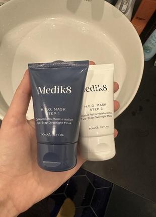 Х.е.о. маск — 2-етапна нічна маска для оптимального зволоження medik8