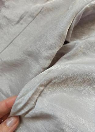Нарядное красивое платье из ткани с металлическим покрытием. v-образный вырез, длинные, актуальные широкие рукава h&amp;m3 фото