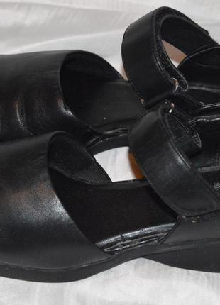 Босоніжки туфлі шкіряні clarks розмір 37