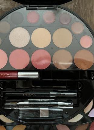 Палетка від douglas, тіні, бронзер, румяна, помада