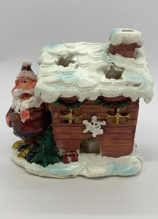 Санта клаус с домиком (с подсветкой) (9,5х9,5х7см)