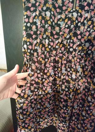 Легке літнє плаття в квітах5 фото