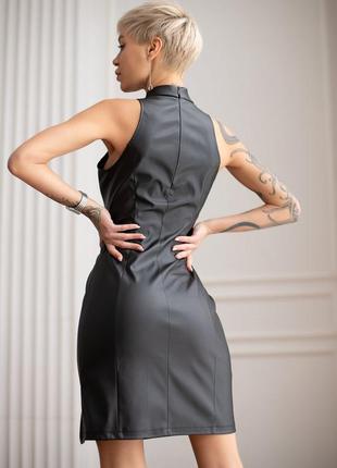 Короткое кожаное платье с разрезом мини платье из экокожи чёрное короткое платье экокожа3 фото
