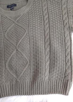 Укороченный свитер оверсайз хаки вязаный свитерик в косичке3 фото