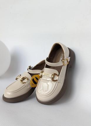 Бежевые лаковые туфли для девочки clibee, кожаная стелька, размер 26,27,28,297 фото