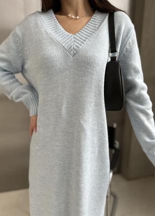 Шикарное тёплое вязаное платье миди свитер туника с v-образным вырезом длинное голубое бежевое оверсайз свободное для беременных6 фото